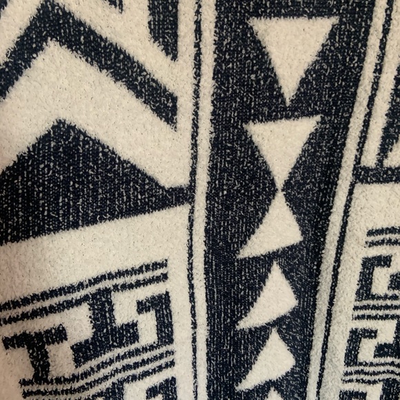 Geometric Patterned Sweater - Navy and White size small - Picture 5 of 10